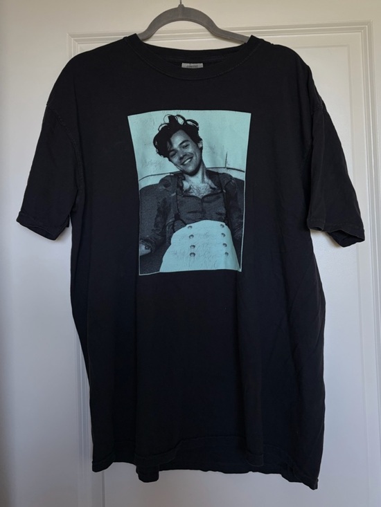 Harry Styles Other - Harry Styles - Love on Tour T-Shirt with Teal Photo Print